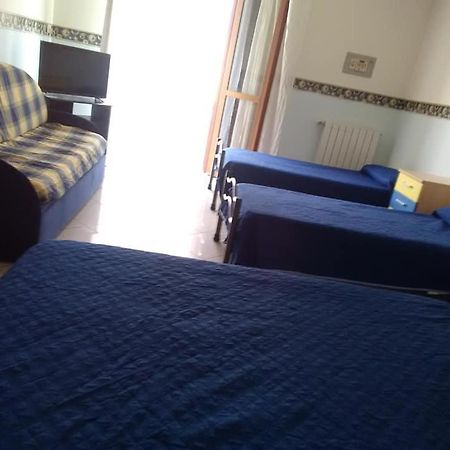 Bed and Breakfast Al Centro Fondi Exterior foto