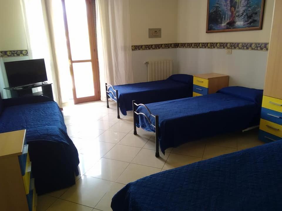 Bed and Breakfast Al Centro Fondi Exterior foto
